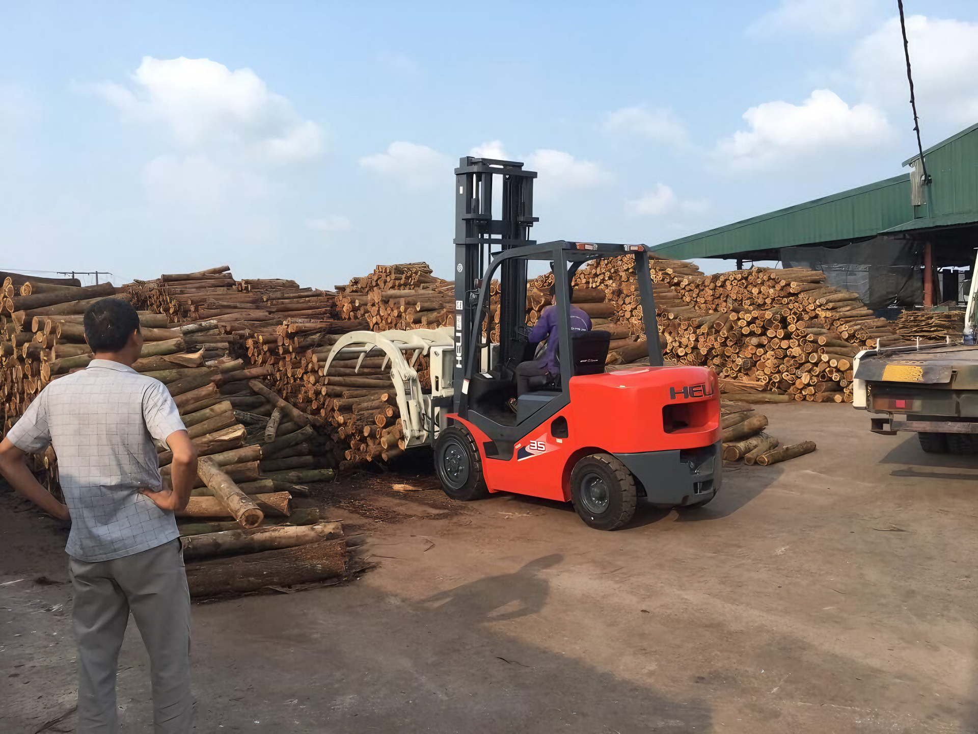 xe-nang-go-tai-long-thanh